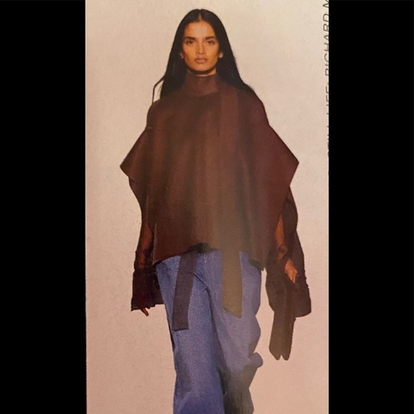 Design Lab tunic style sweater in burgundy with black sleeves. Sz Small - Picture 6 of 6